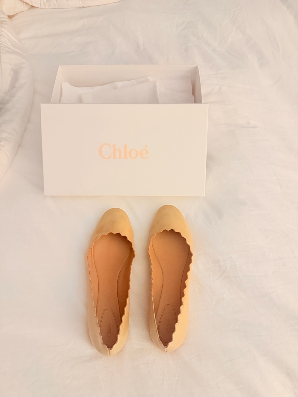 Chloé Scalloped Leather Ballet Flats in Light Tan